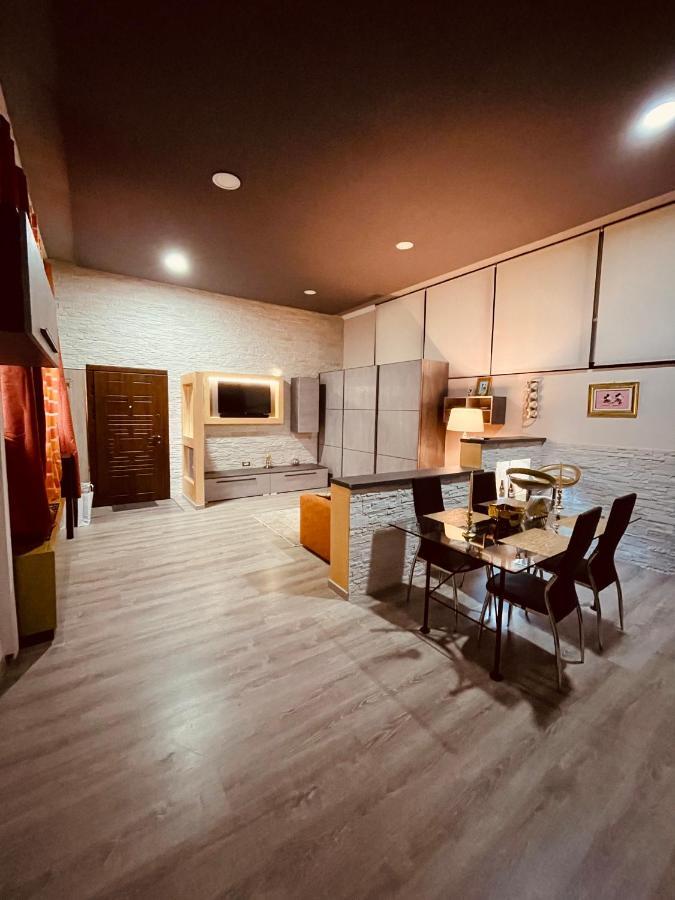 Golden House Apartment คาสเตล มักจิโอเร ภายนอก รูปภาพ