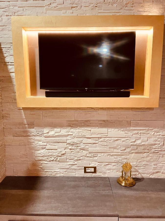 Golden House Apartment คาสเตล มักจิโอเร ภายนอก รูปภาพ